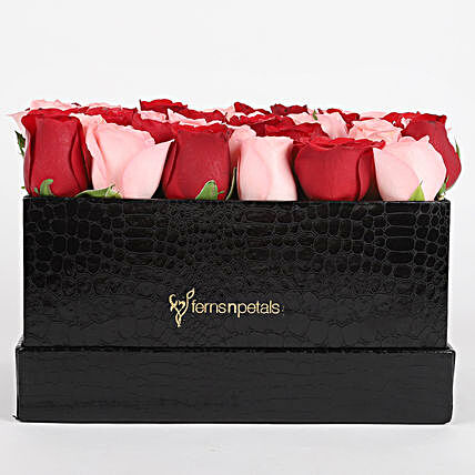 combo of 2 roses in black box arrangement