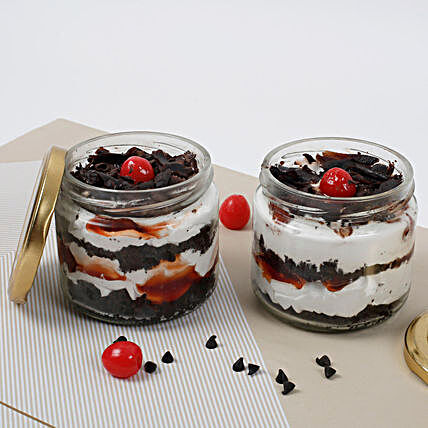 Sizzling Black Forest Jar Cake:Jar Cakes
