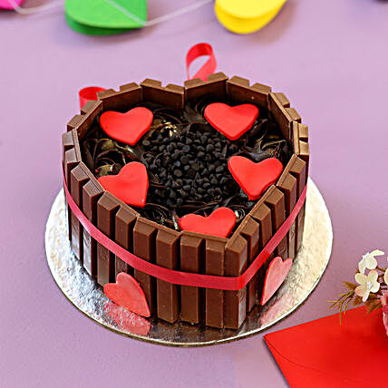Romantic Kitkat Cake For Her Online