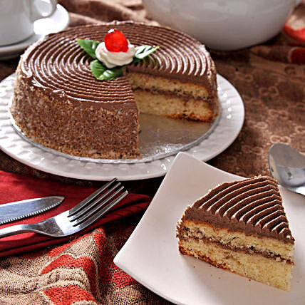 Tempting Caramel Cream Cake:Caramel Cakes