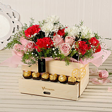 Online Roses And Carnations Basket:Premium Gifts