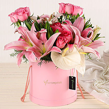 Online Lilies And Roses Bouquet:Premium Flowers