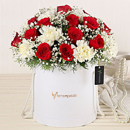 Online Roses And Carnations Extravaganza