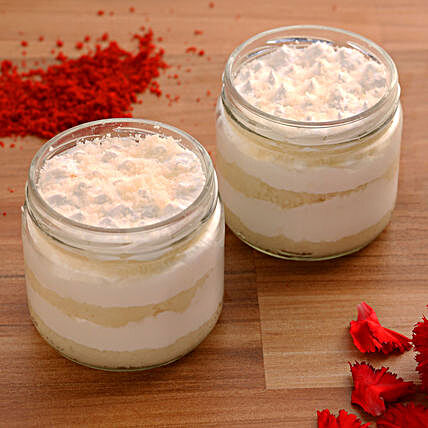 vanilla cream cake in jar