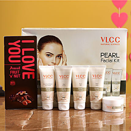 VLCC Pearl Kit And Amul Fruit N Nut