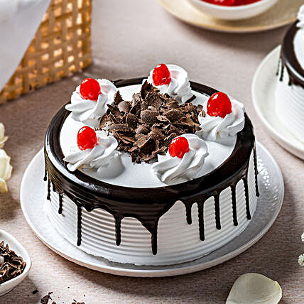 Black Forest Cakes Half kg Eggless:Gifts Delivery In Dispur - Guwahati