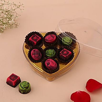 Tasty Truffles N Praline HeartShaped Box 7 Pcs:Gifts Delivery In MG Road