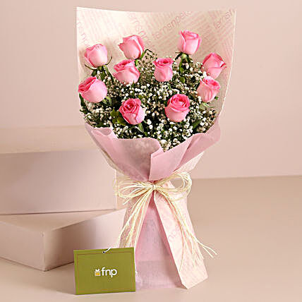 https://www.fnp.com/images/pr/m/v20220706124741/dreamy-pink-roses-bouquet.jpg