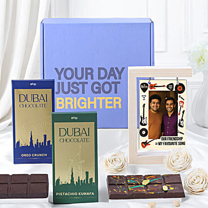 Crunchy Chocolate N Memories Gift Box