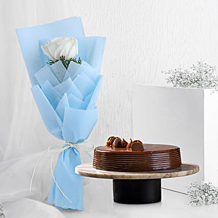 Pretty Rose Bouquet Truffle Cake-picture-33