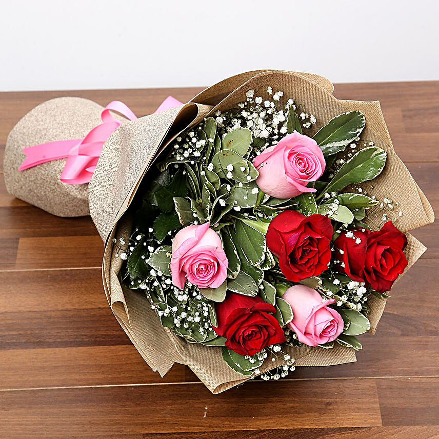 Mesmerising Mixed Rose Bouquet:Rose Delivery in Malaysia