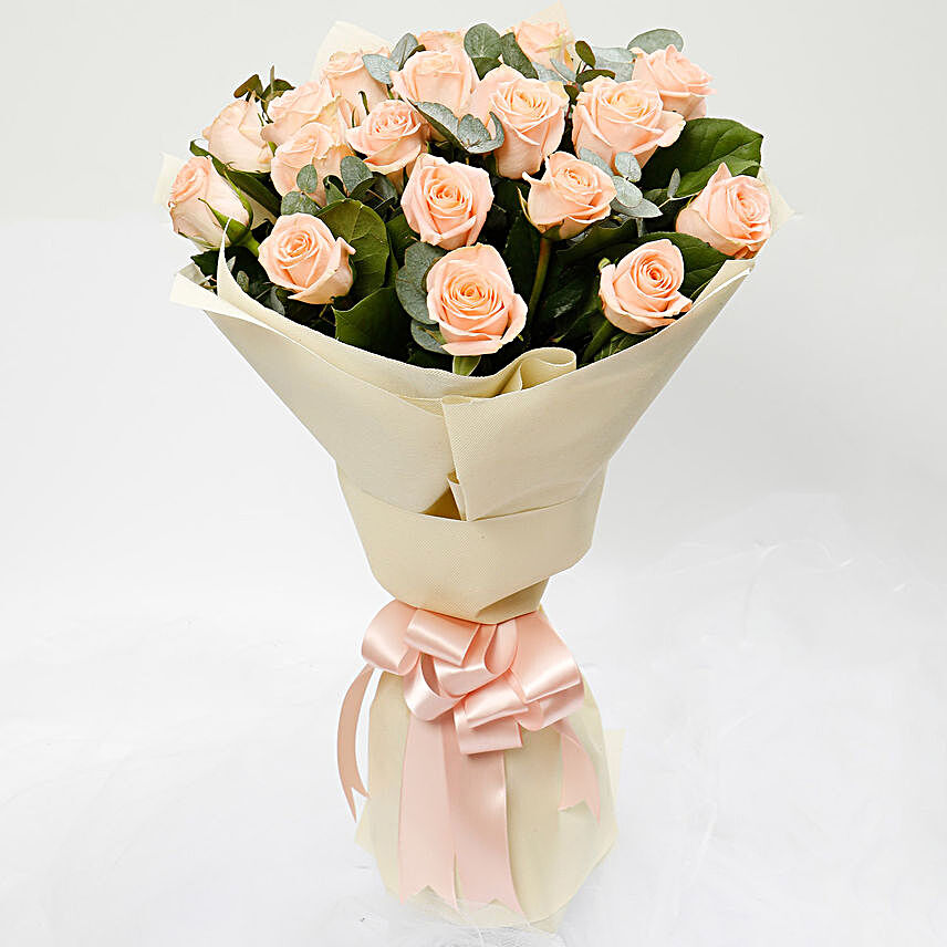 Bouquet Of 20 Peach Roses:Roses to Malaysia