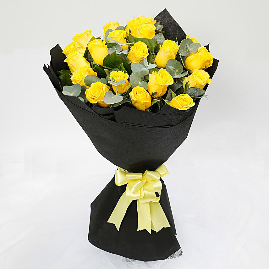 Sunshine 20 Yellow Roses Bouquet:Roses to Malaysia