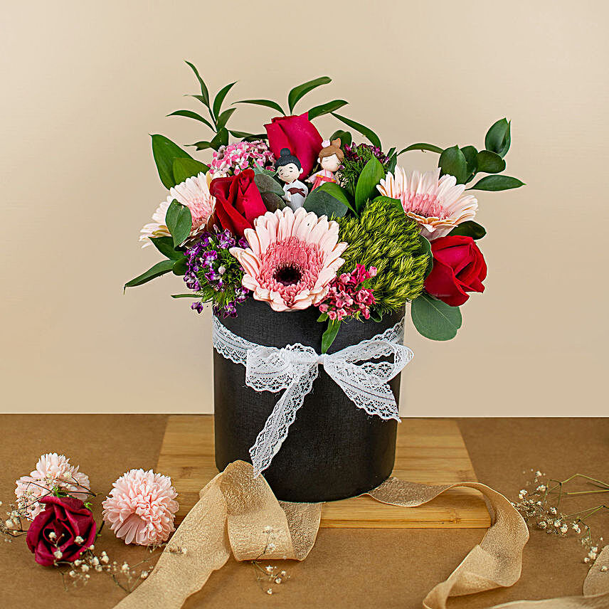 Roses And Gerberas Black Round Box:Send Daughters Day Gifts to Malaysia