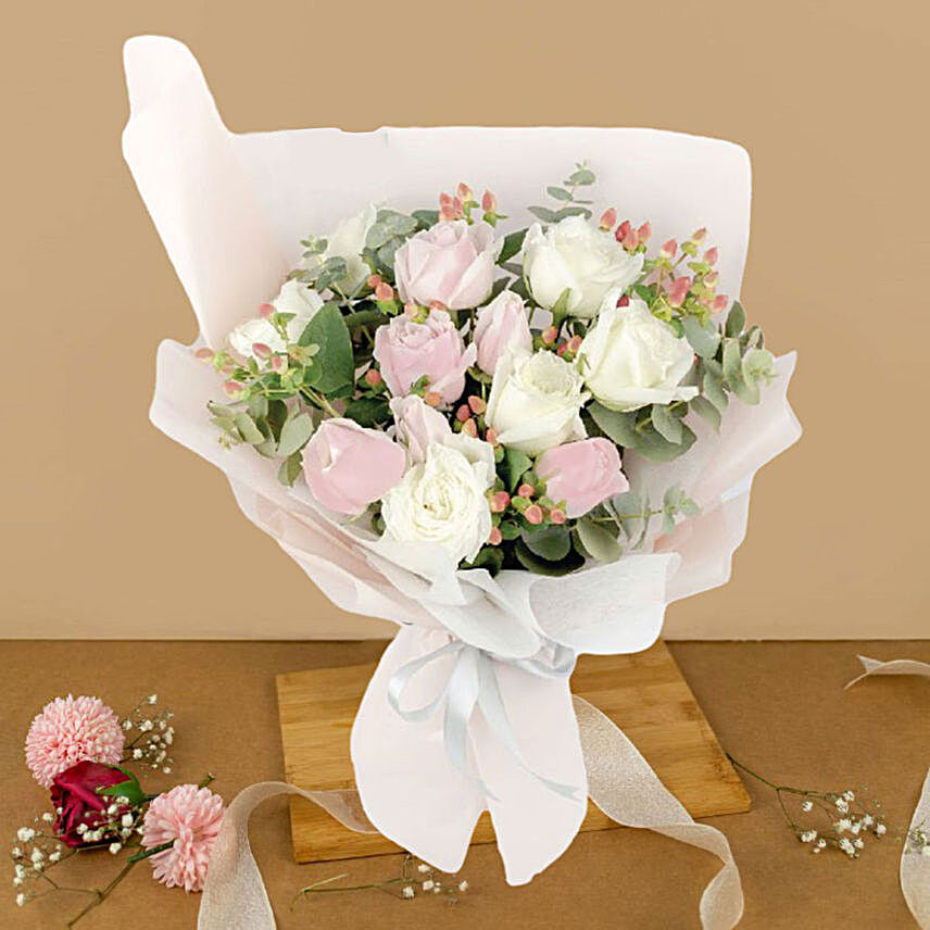 Charming Cream And Pink Roses Bouquet 6 Stems