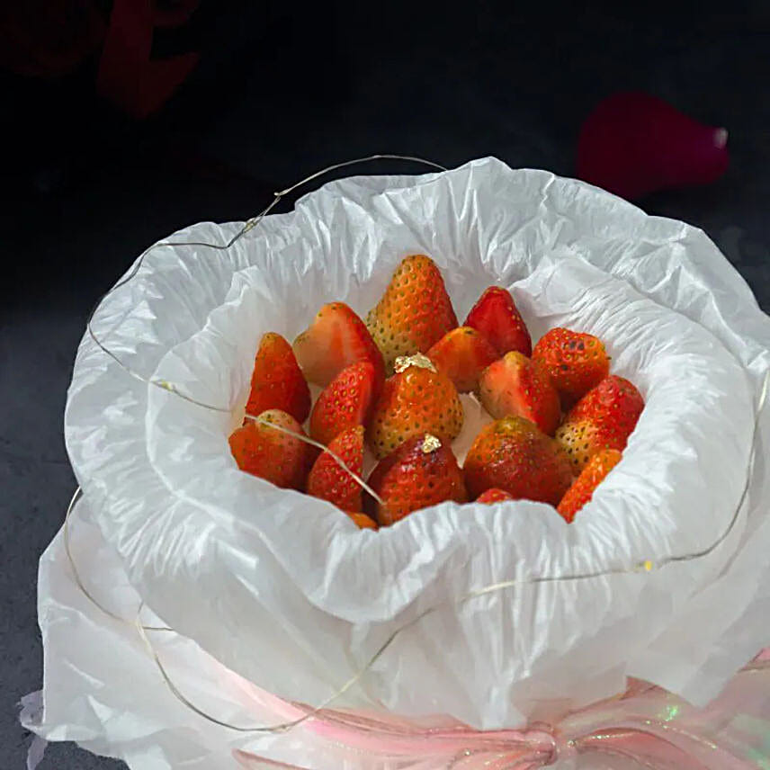 Strawberry Dream Bouquet Designer Cake