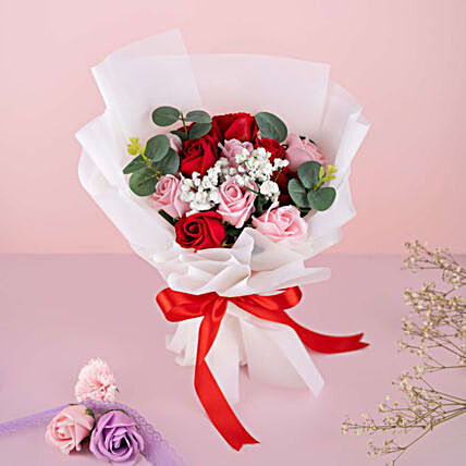 Vibrant Mixed Roses Beautifully Tied Bouquet:Send Romantic Gifts to Malaysia