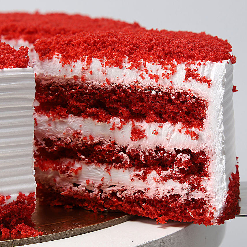 Red Velvet Fresh Cream Cake Half kg