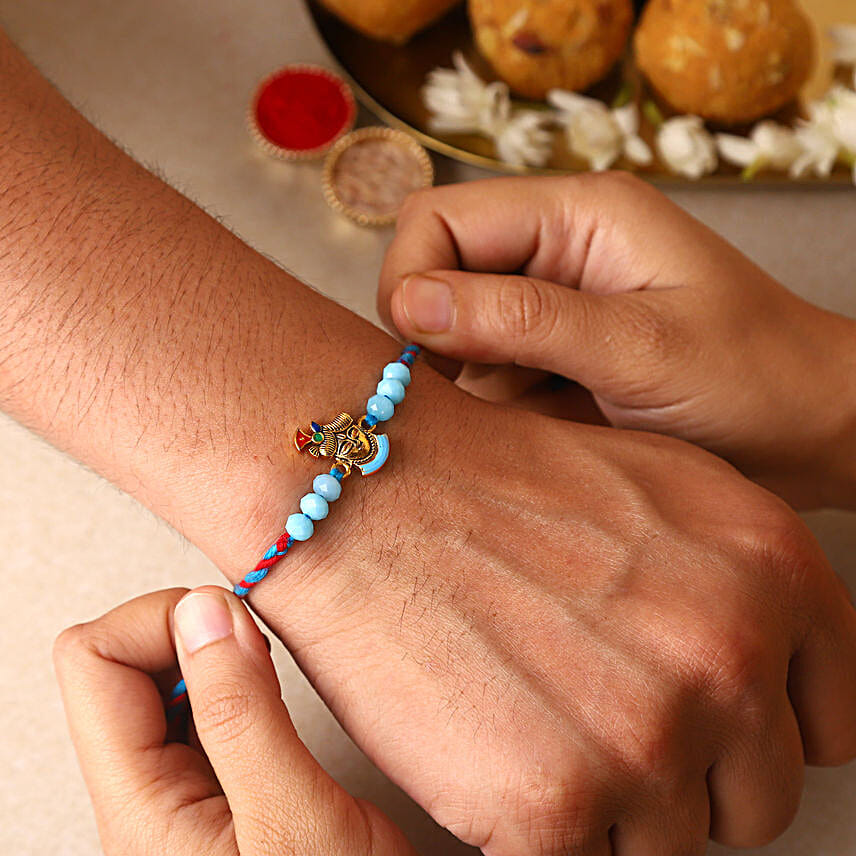 Sneh Krishna Rakhi With Soan Papdi & Almonds