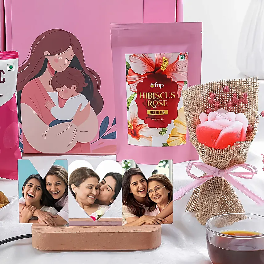 Heartfelt Delight Hamper for Mothers Day