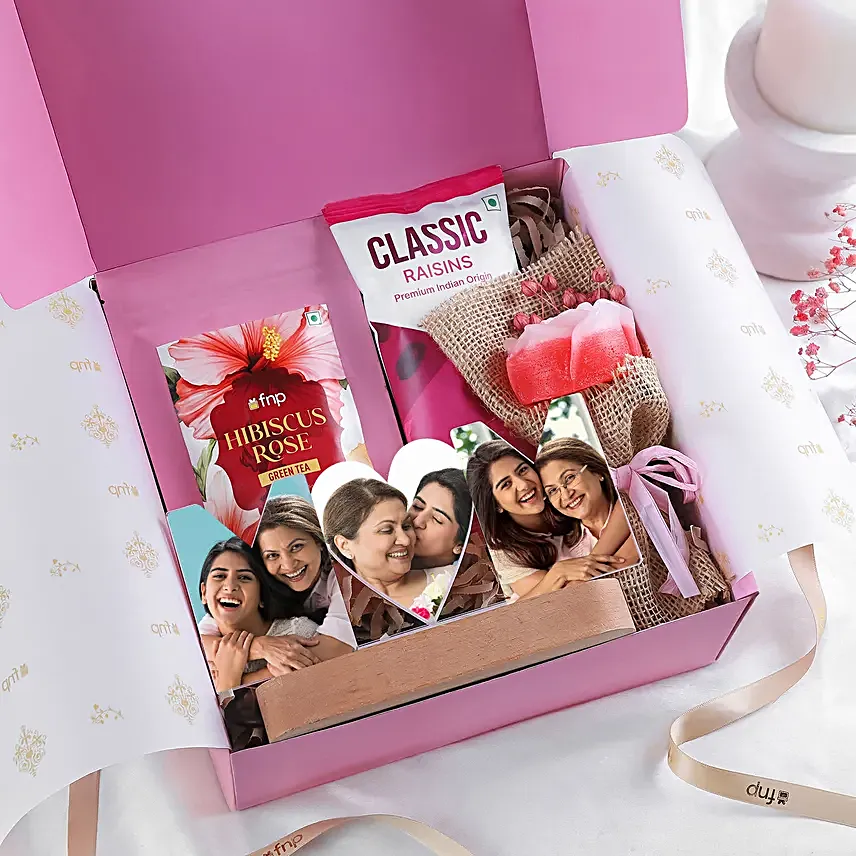 Heartfelt Delight Hamper for Mothers Day