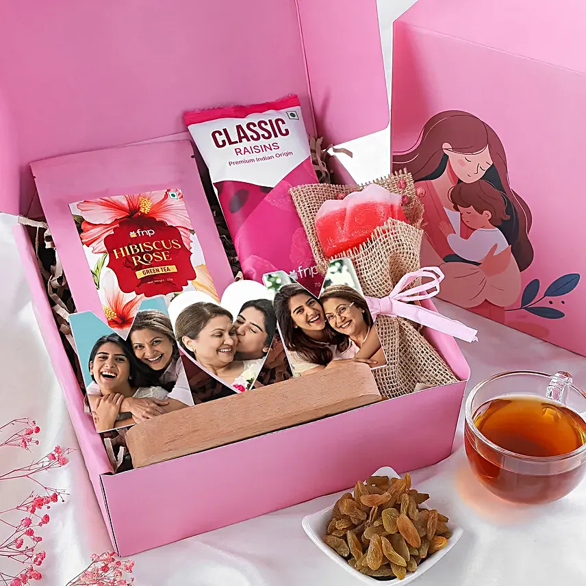 Heartfelt Delight Hamper for Mothers Day