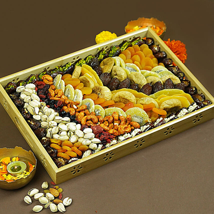 Dried N Dry Fruit Tray With Dates
