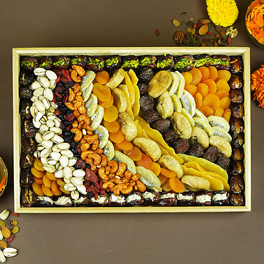 Dried N Dry Fruit Tray With Dates