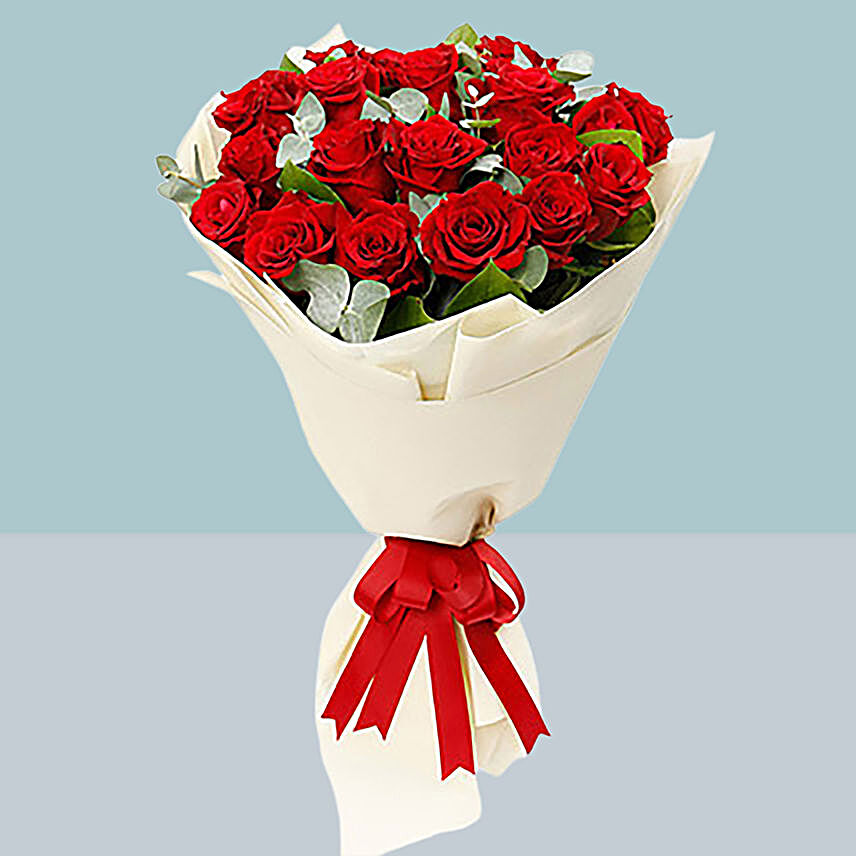 Bouquet Of Red Roses:thinking-of-you