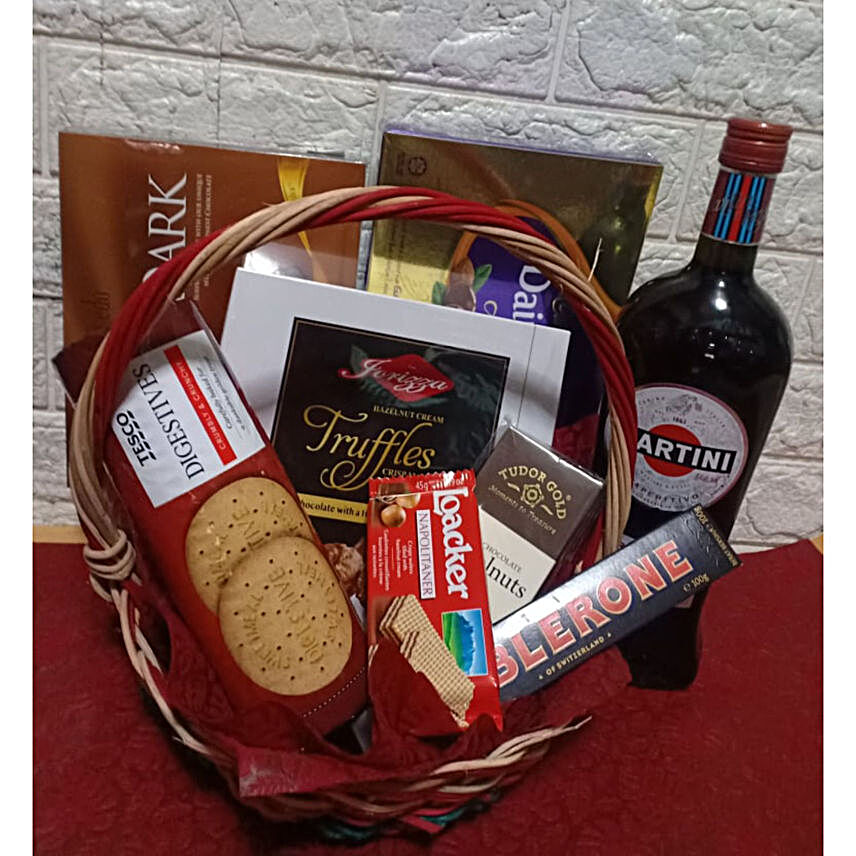 Sparkling Wine And Tasty Treats Christmas Hamper:Philippines Gift Hamper Delivery
