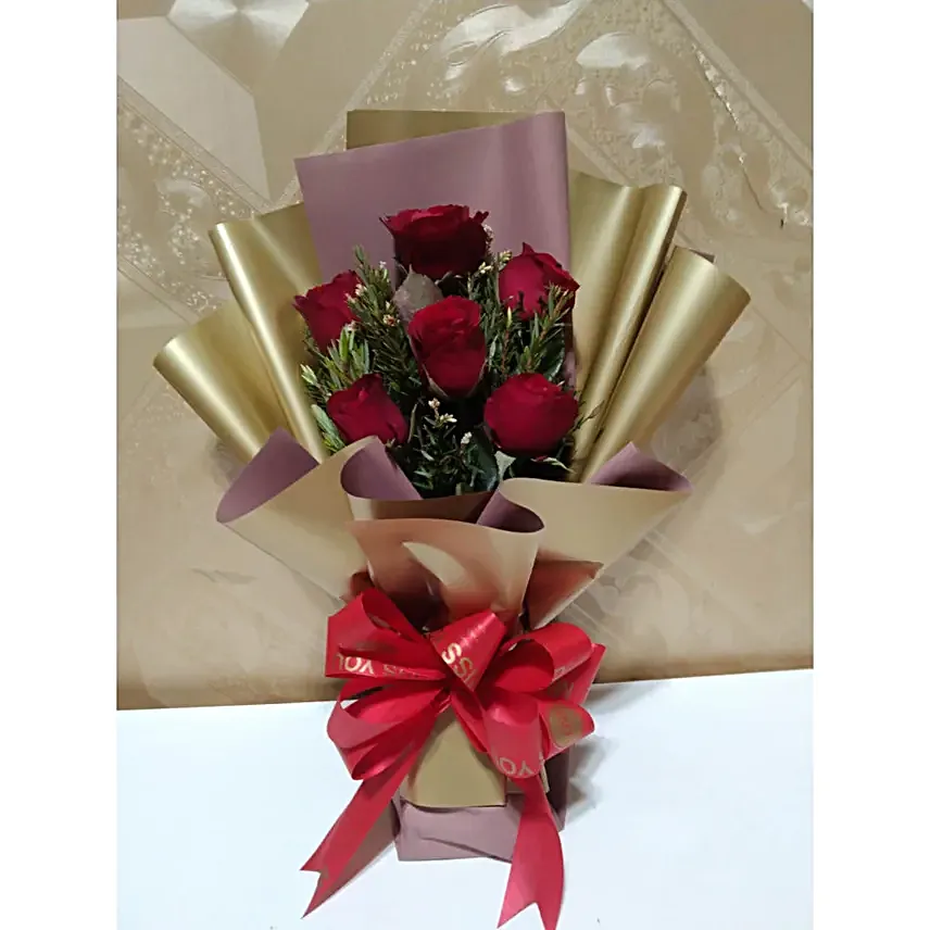 6 Red Roses
