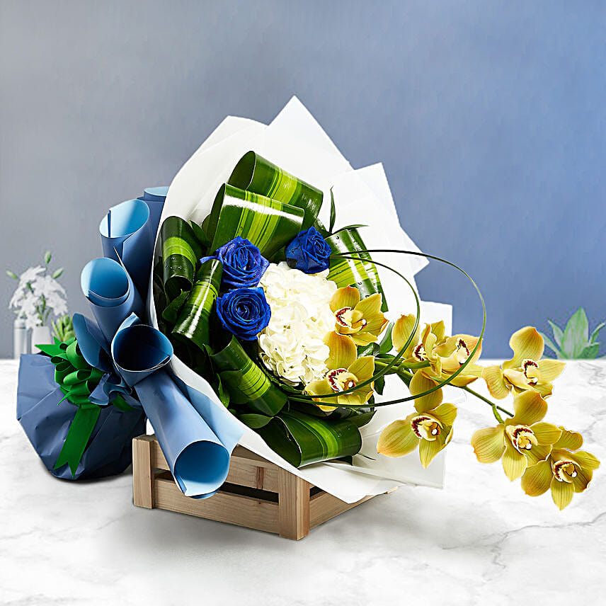 Graceful Mixed Flowers Bouquet