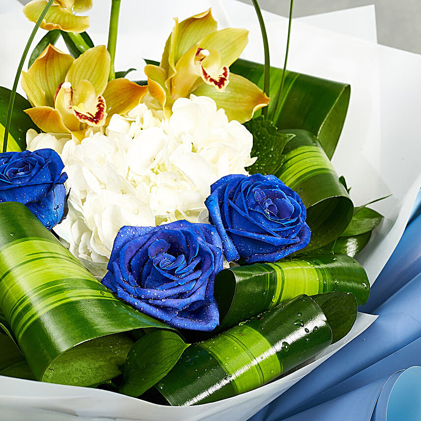 Graceful Mixed Flowers Bouquet