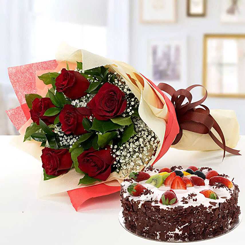 Red Roses & Black Forest Cake- Half Kg:Send Anniversary Gifts to Qatar