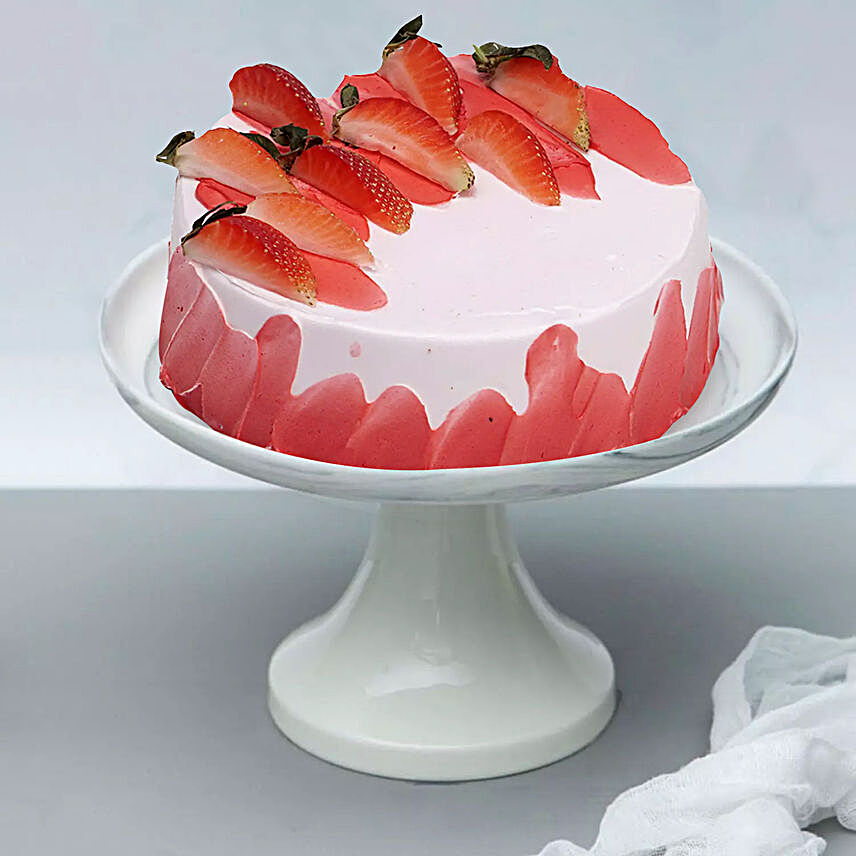 Exotic Strawberry Cake:Strawberry Cakes to Qatar
