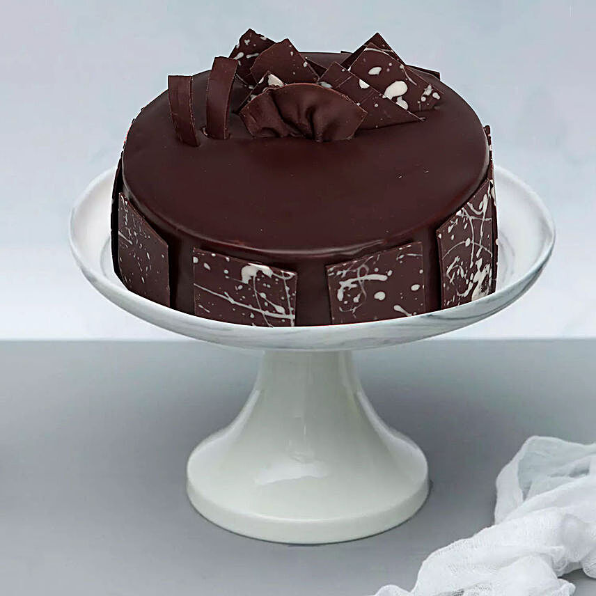 Scrumptious Chocolate Cake:Cake Delivery in Qatar