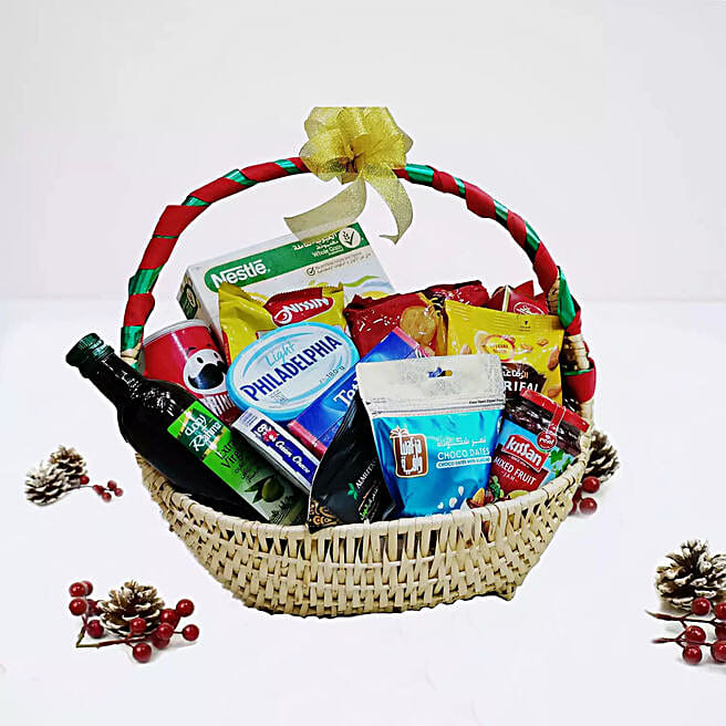 Special Yummy Hamper qatar Gift Special Yummy Hamper FNP