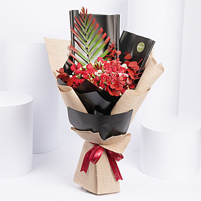 Love in Bloom Bouquet qatar Gift Love in Bloom Bouquet FNP