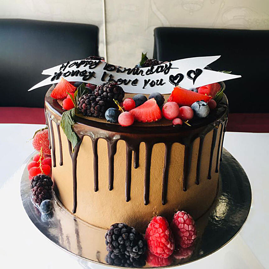 Loaded Love Choco Berry Cake Half Kg