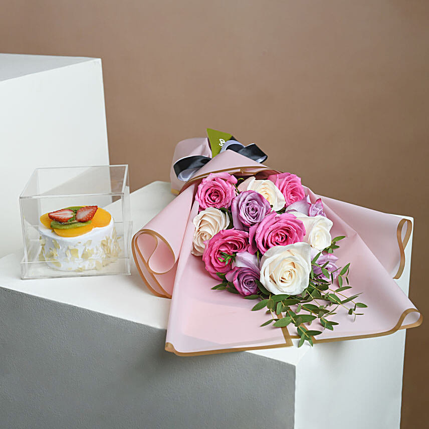 Pretty Rose Flower Bouquet with Fruit Mono Cake
