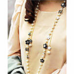 Elegant Floral and Pearl Necklace