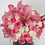 Pink & White Roses Arrangement With Rakhi Set