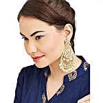 Fashionable Gold Color Kundan Earrings