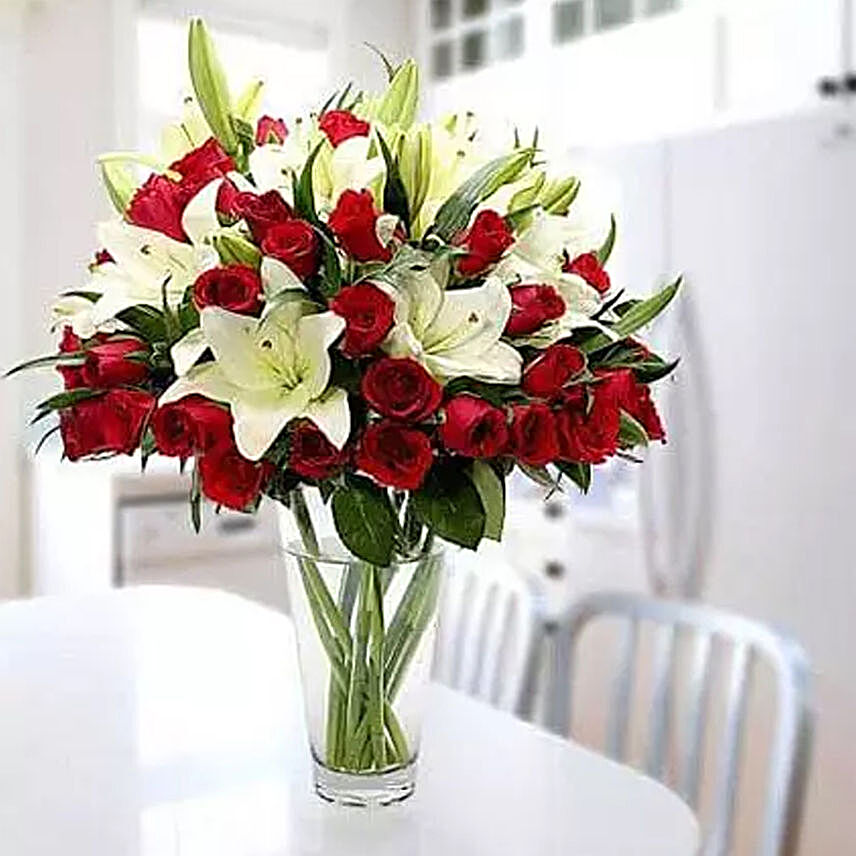 Cherish Joy With Lilies And Roses:Send Mixed Flowers to Saudi Arabia