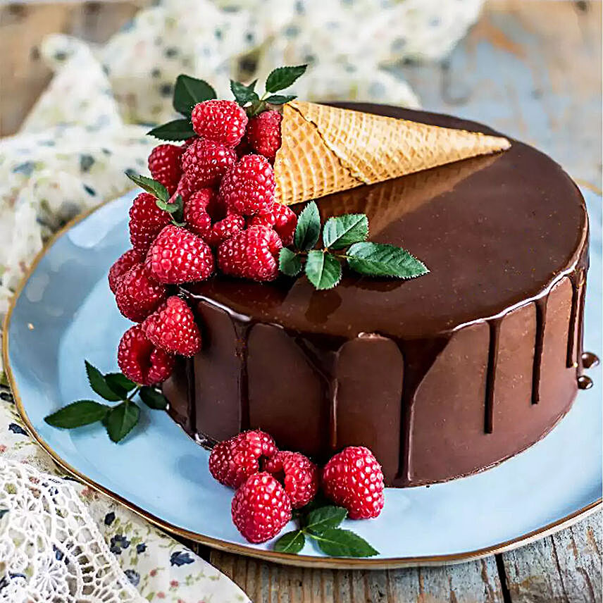 Chocolate Drip Ice Cream Cone Cake:Valentines Day Cakes in Saudi Arabia
