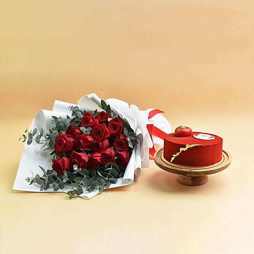 15 Red Roses And Million Smiles With Cake