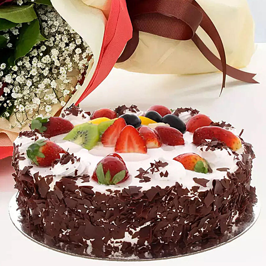 Red Roses & Black Forest Cake- Half Kg