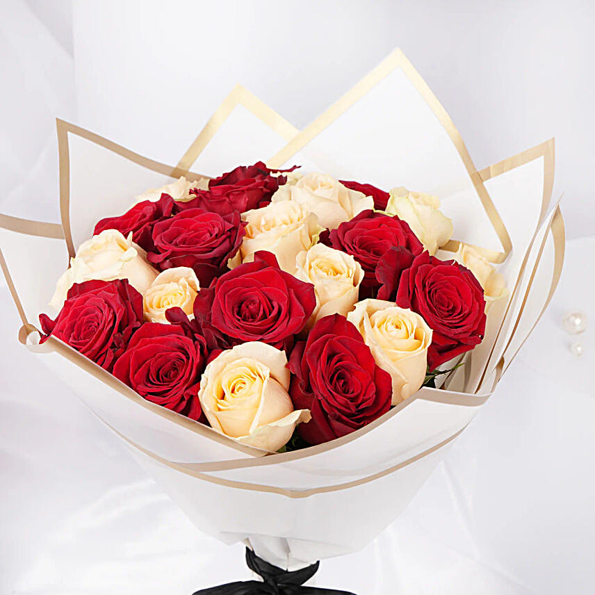 Valentine Peach N Red Rose Bouquet