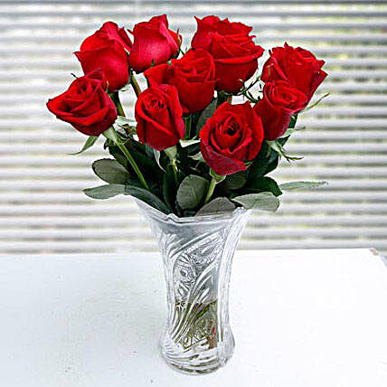 Pastoral Elegance:Send Rose Day Gifts to Saudi Arabia
