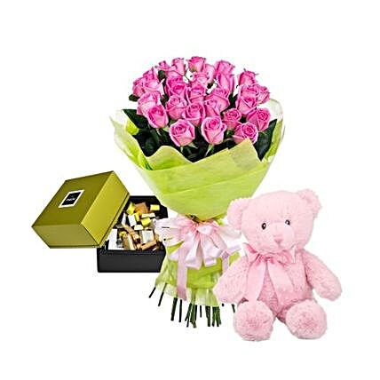 Pink Roses Hamper:Send Flower Bouquets to Saudi Arabia